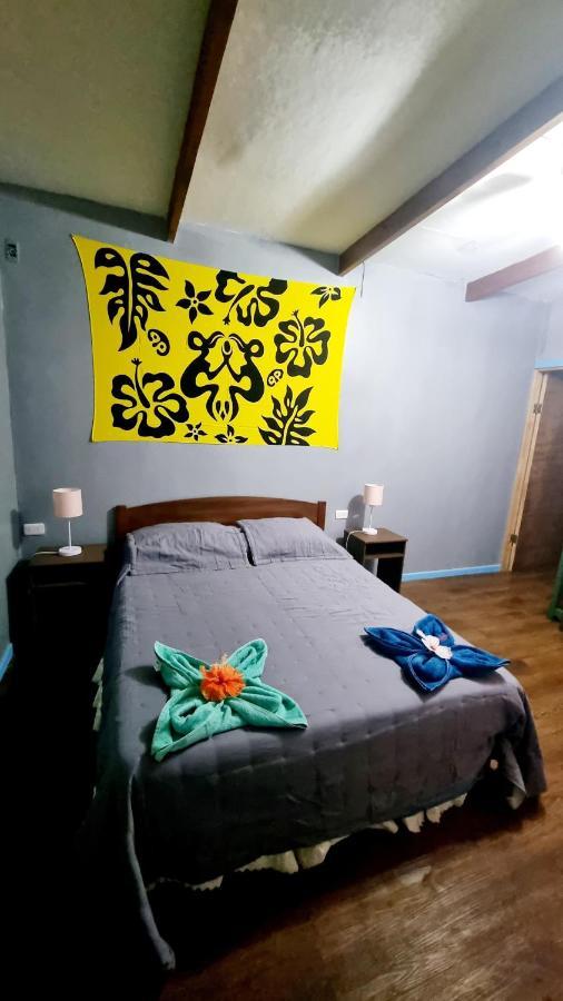 Hostal Henua Roa Ханга-Роа Экстерьер фото